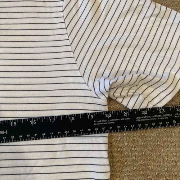 Travis Mathew Golf Polo Shirt Mens M White Striped Casual Golf Stretch - Picture 6 of 8